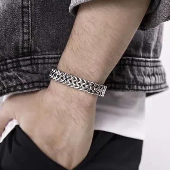 Stainless Steel Cuban Chain Magnetic Closure Hip Hop Bracelet - Picture 13 of 14